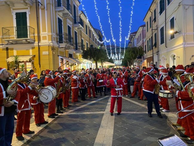 Sfilata Banda Babbi Natale